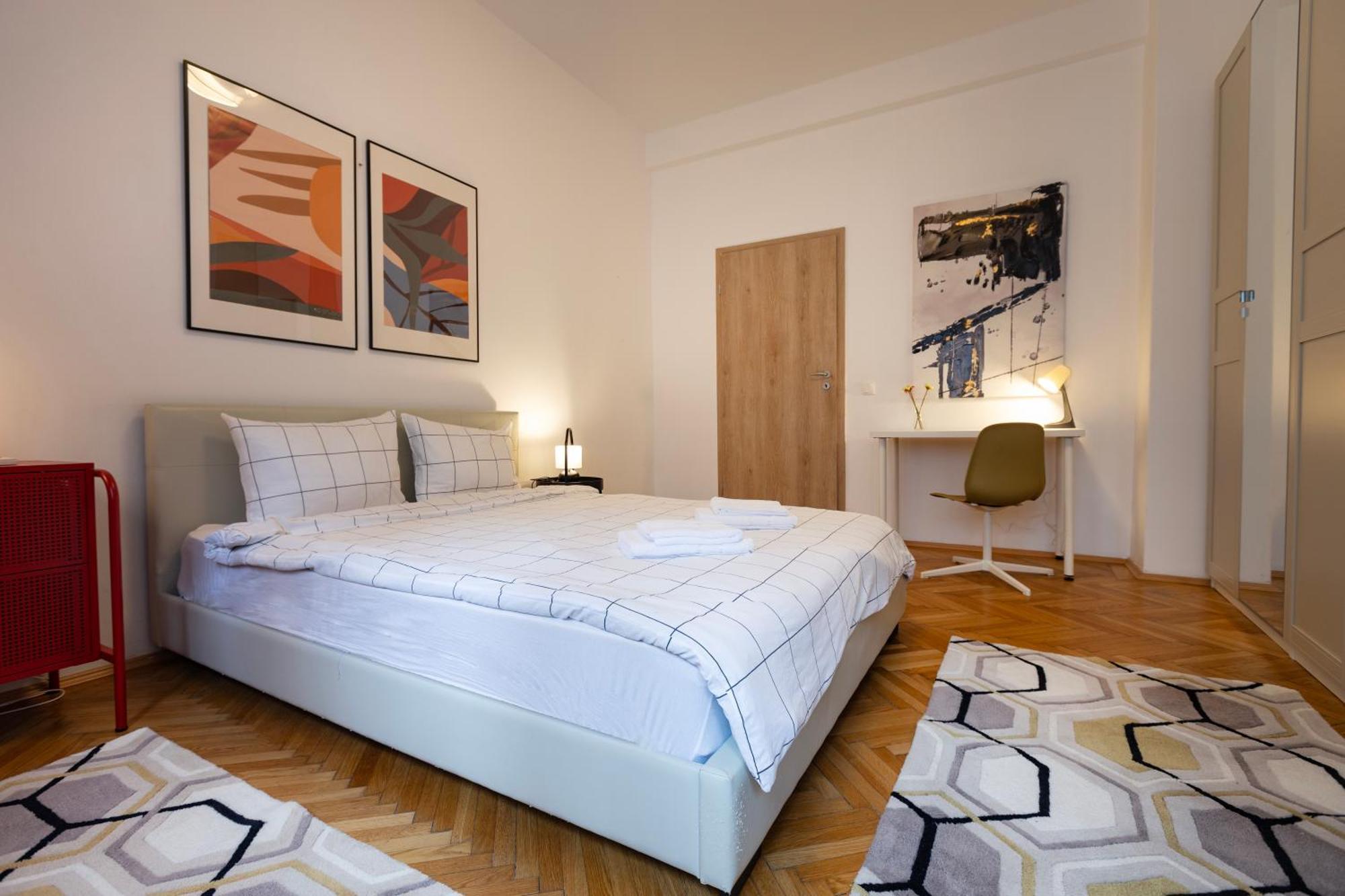 Ultracentral Hong Kong 3 Bdrm Apartment Bucharest Exterior photo